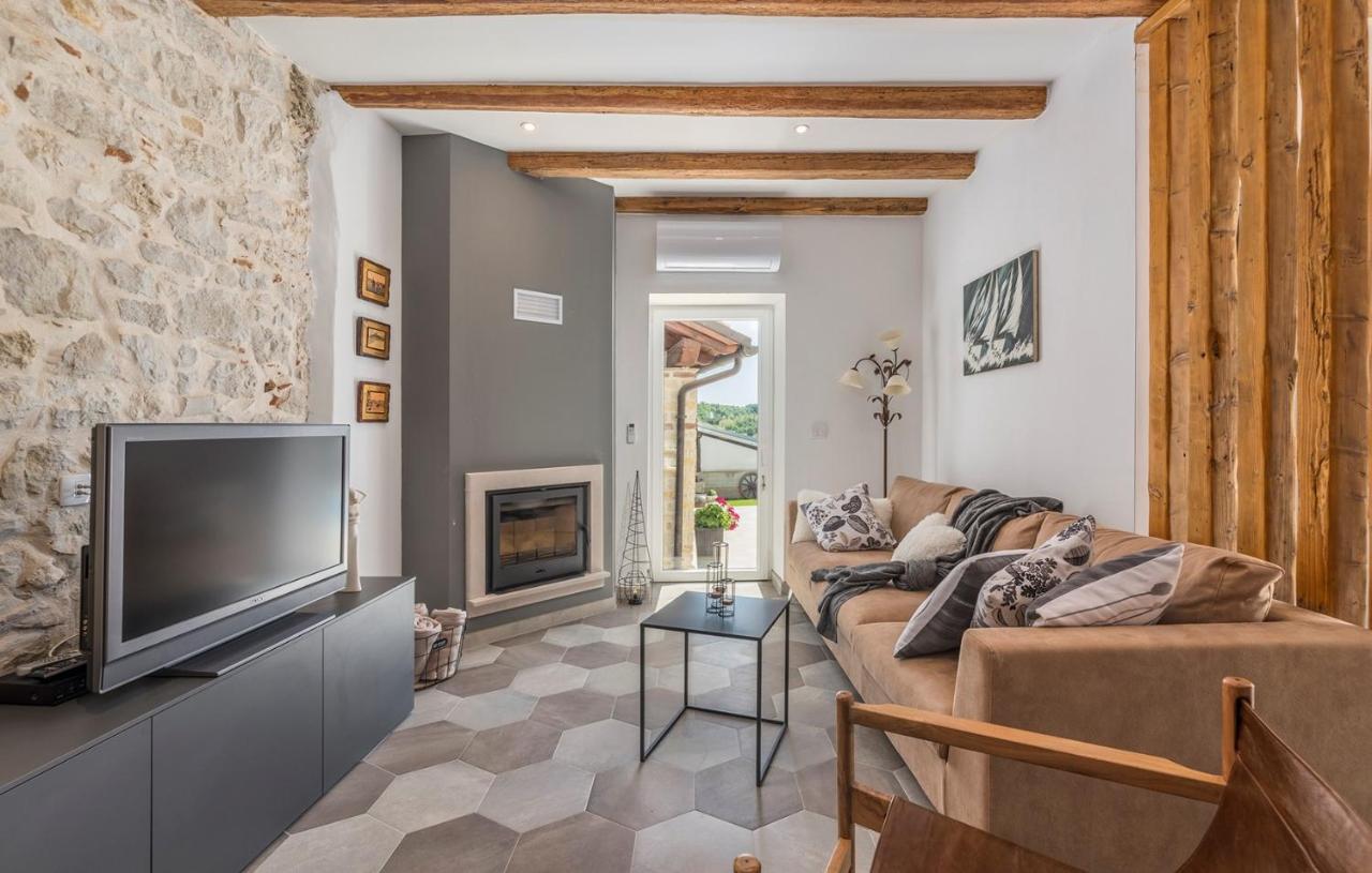 Beautiful Stone House - Villa Parentium With Private Pool Dracevac Exterior photo