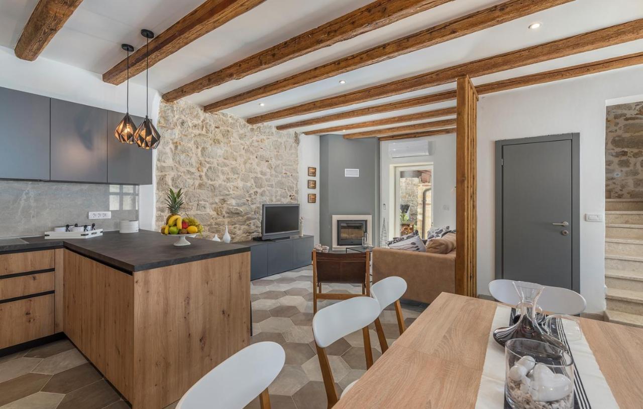 Beautiful Stone House - Villa Parentium With Private Pool Dracevac Exterior photo