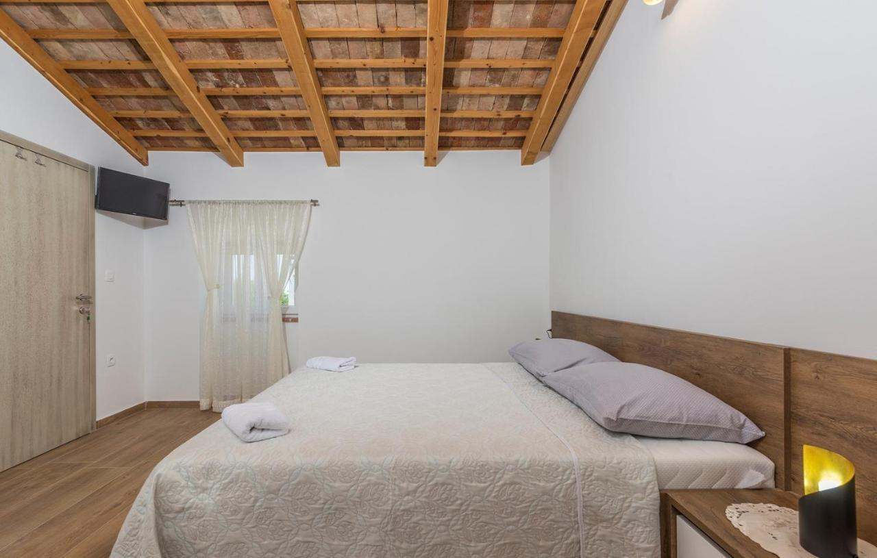 Beautiful Stone House - Villa Parentium With Private Pool Dracevac Exterior photo